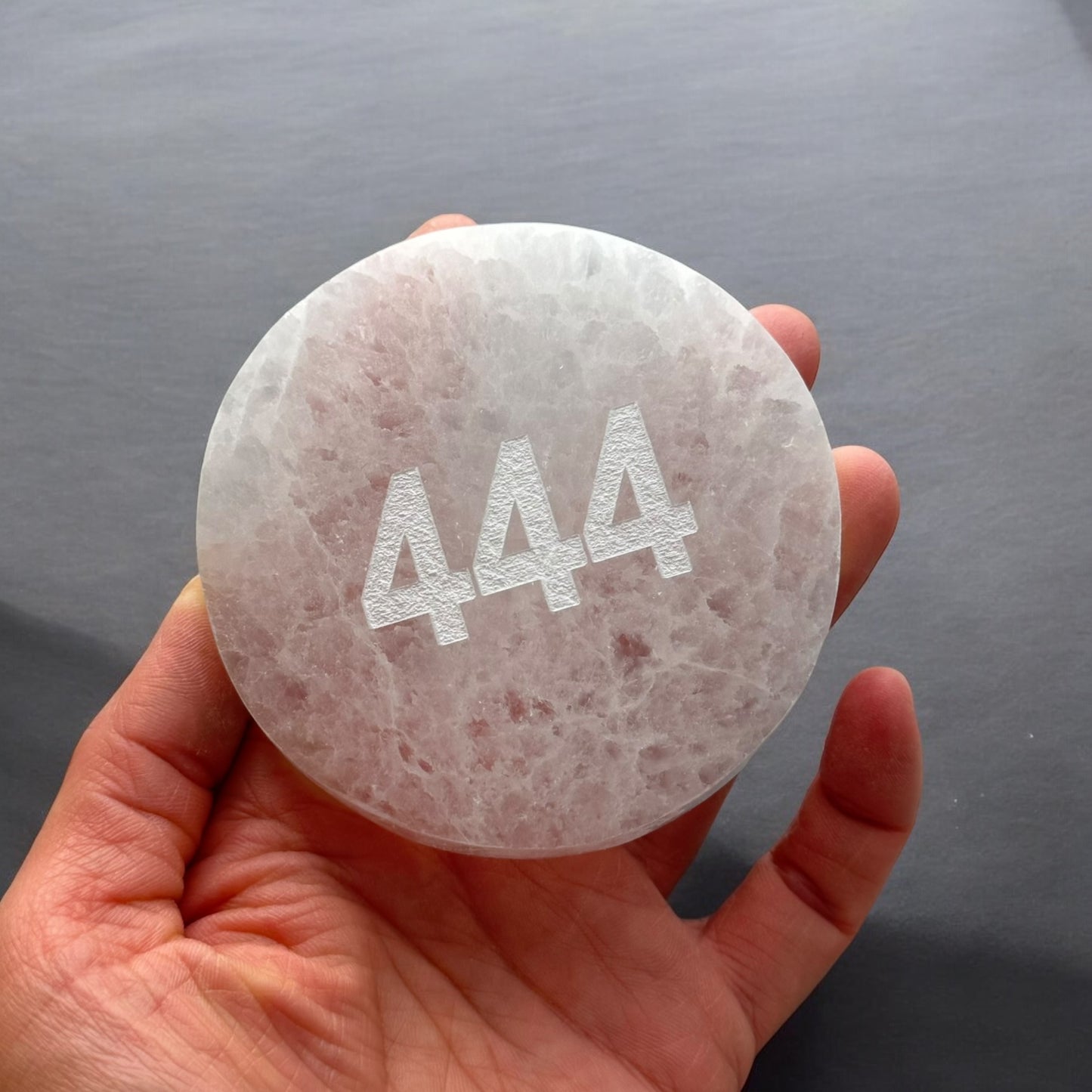天使數字「444」圓形透石膏水晶板(小號)