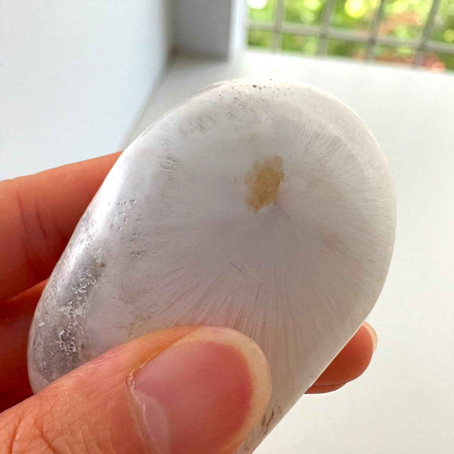 方沸石水晶握石