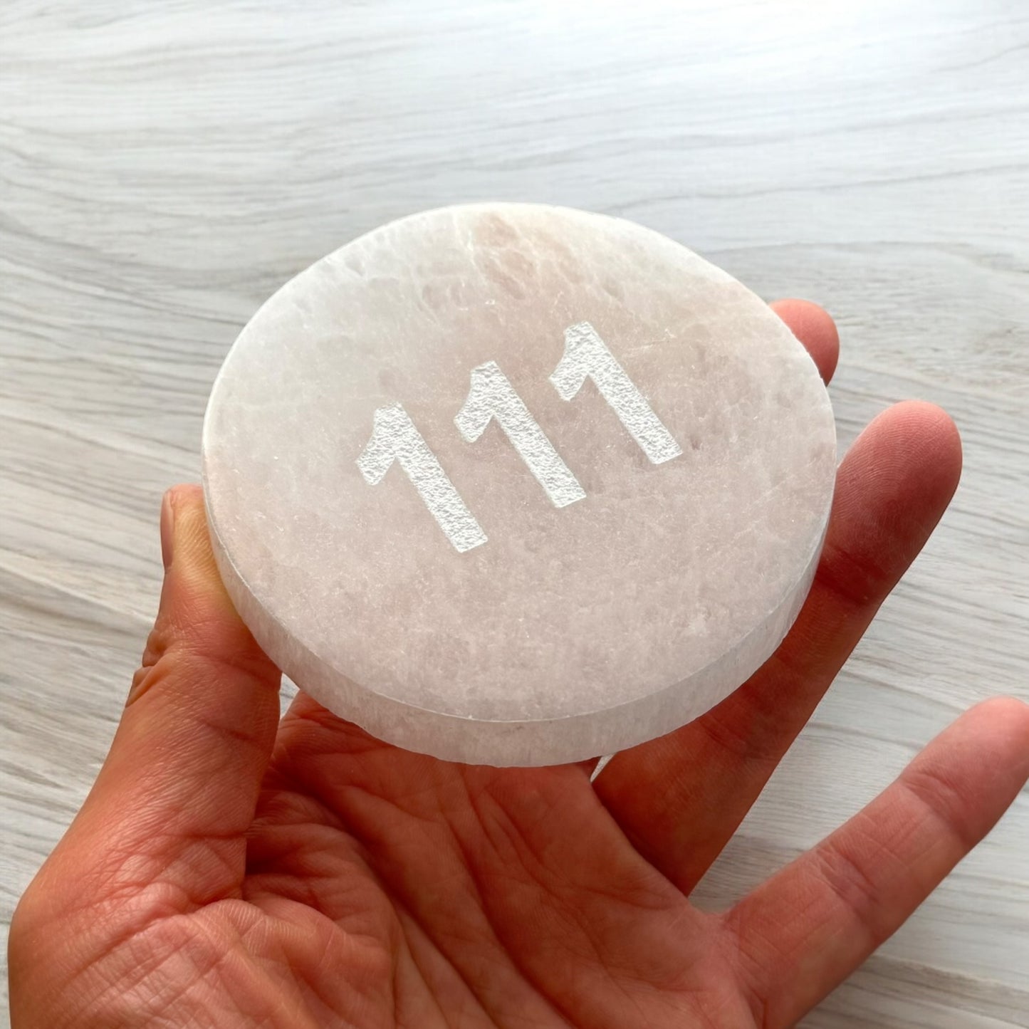 天使數字“111”圓形透石膏水晶板(小/中)
