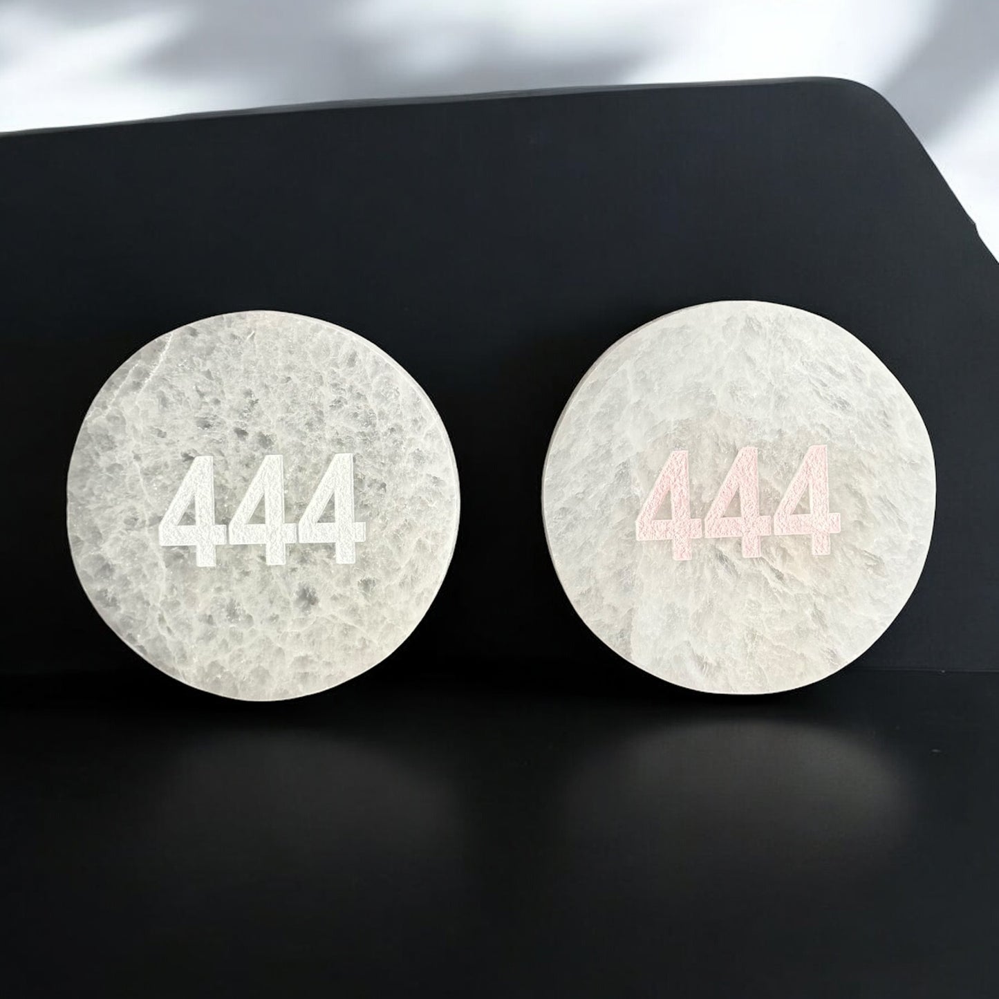 天使數字「444」圓形透石膏水晶板(小號)