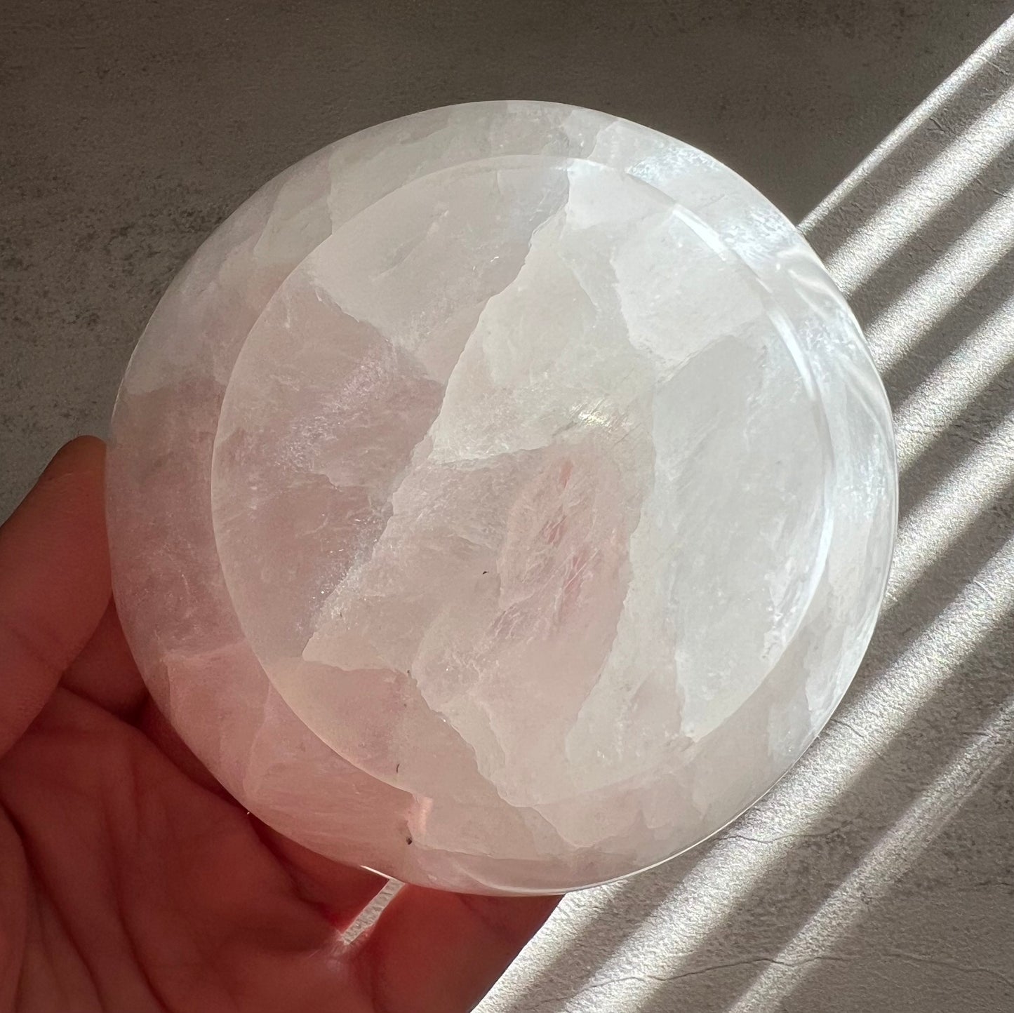 Selenite Bowl Round, With Base (S)
