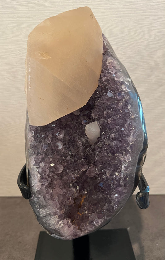 Amethyst with Stand (M)