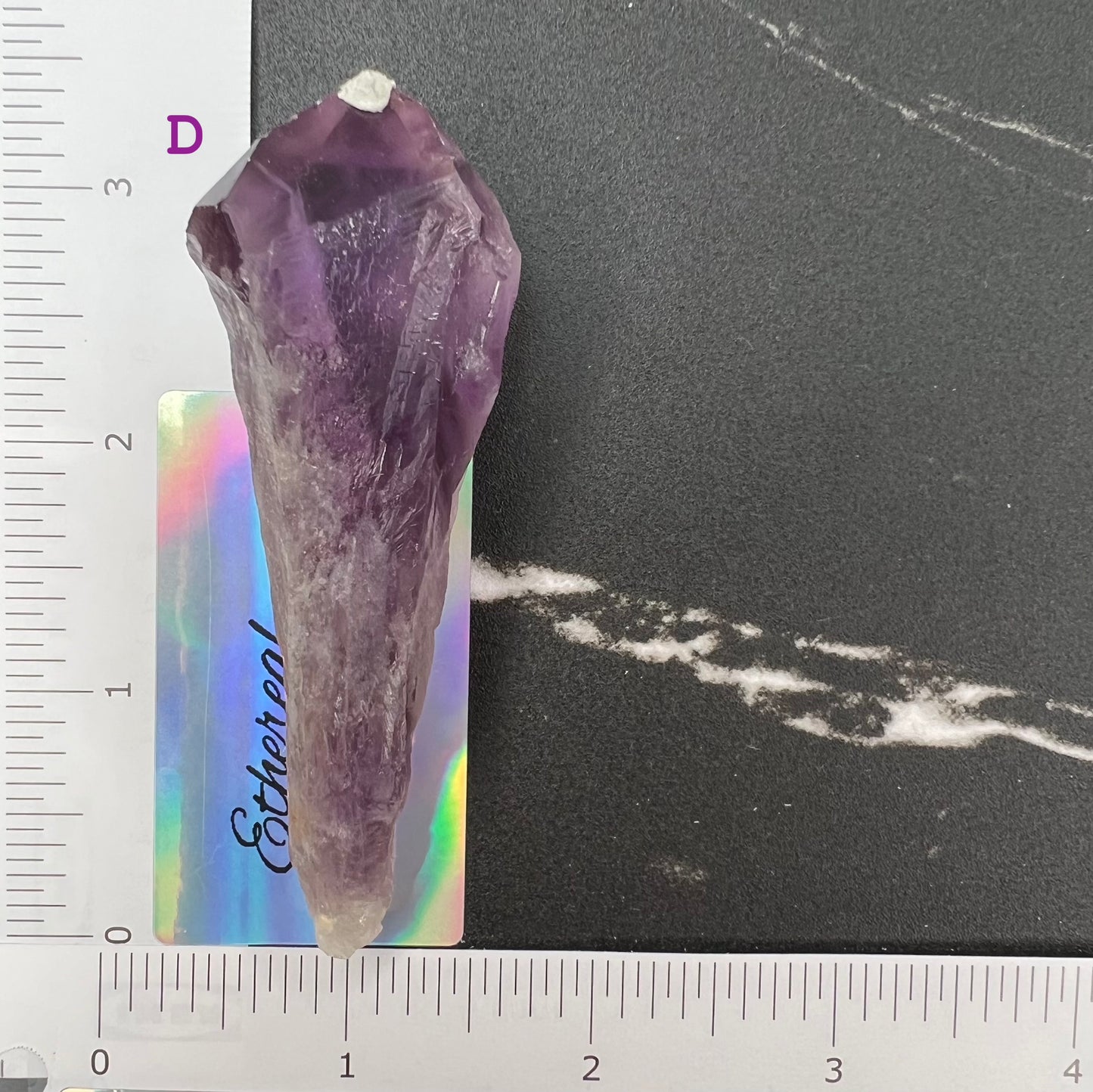 四面體末端的巴伊亞紫水晶齒 (S)