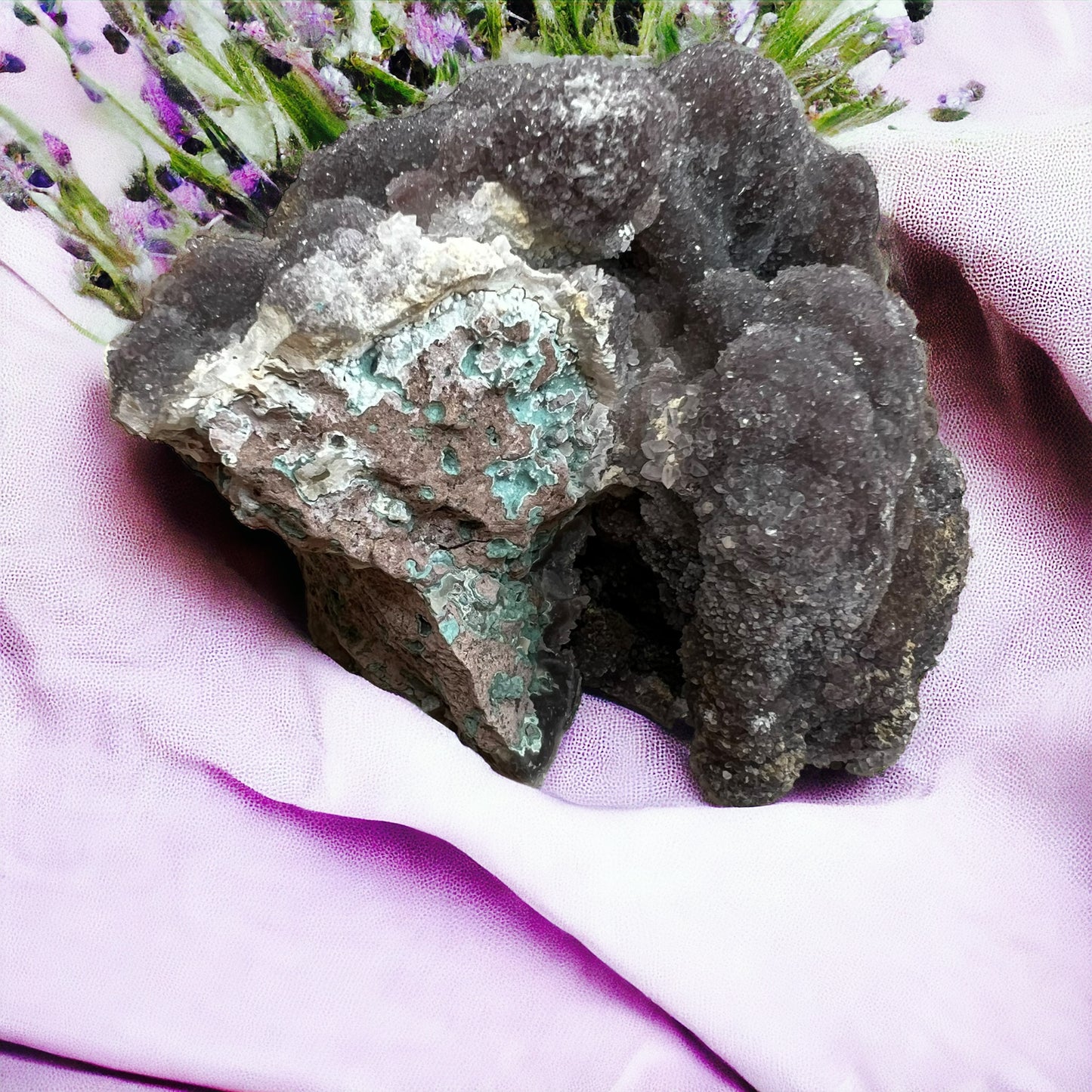 令人驚嘆的大鐘乳石紫水晶花盤（大）