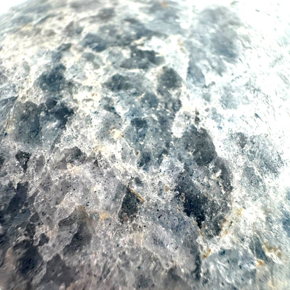 藍線石石英水晶握石